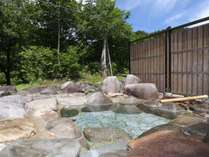 銀山平温泉は美肌の湯として好評。寒い時期の露天風呂はご入浴頂けない場合がございます