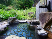 *【滝見の湯】竜神の滝は露天風呂からご覧頂けます。