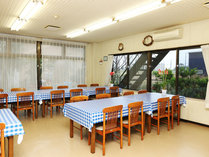 【東松館施設】◆明るい食堂