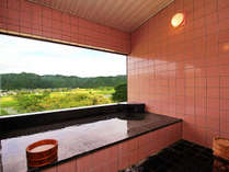 #展望風呂では新緑、紅葉、雪景色と季節の風情を目の前に・・・