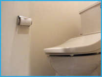 ウォシュレット完備バスルーム、トイレ、手洗い場がセパレート。快適に過ごせます。