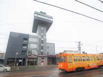 電車通りがすぐ目の前で観光にもアクセス抜群♪