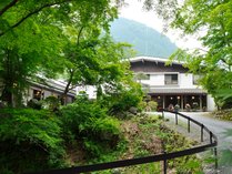 本物の大自然に囲まれた露天風呂のある宿　谷津川館