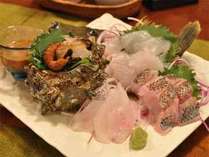 【ご夕食一例】その日に水揚げされた伊豆の旬魚がメインの創作料理です♪