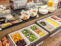 ■【朝食ビュッフェ】：和洋食共にお楽しみいただける朝食をご用意しております。