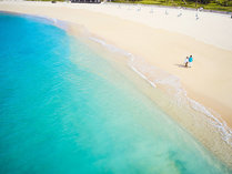 天然のビーチ“ニライビーチ”はホテル目の前☆のんびりお散歩はいかがですか
