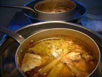 レキオのこだわり、石窯でじっくりと煮出したベーススープ