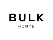 【BULK　HOMME】BULKとは英語で「容器の中身」、HOMMEはフランス語で「男性」を表します。