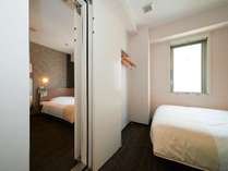 【スーハ°ーホテル新宿歌舞伎町】つながるお部屋♪コネクティングルーム♪(1)150cm幅