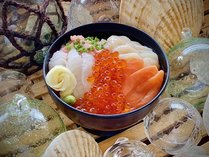 【海鮮】豪快海鮮丼（盛り付け一例）（季節により内容が変わります）