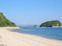 散歩コースとしても人気の姫ヶ浜ビーチ