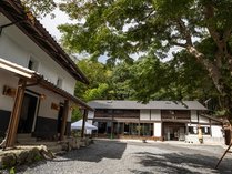 築170年以上と伝わる江戸時代の建物を、現代との共存を考えながらリノベーションした古民家”宿泊処”です