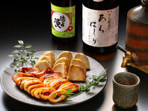 イカ焼き、静岡名物”黒はんぺん”と地酒・伊豆七島焼酎・ぐり茶・カルピスをお楽しみください
