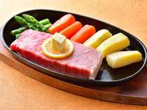【夕食/豊後牛】きめ細かに脂が乗っている肉の旨味をお楽しみください。