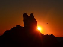犬岩と夕陽