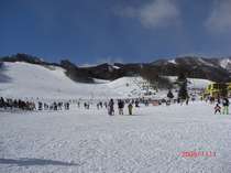 関東唯一のスキーヤー専用ゲレンデ、片品高原スキー場です。宿から車で3分＾＾