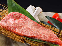 県内一貫生産を特徴とする岩手県産黒毛和牛は、格別な味わいのお肉です。