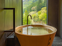【貸切風呂～奏～】わっぱをモチーフとした浴槽で四万の温泉も景色も独り占め～♪のんびり贅沢なひととき