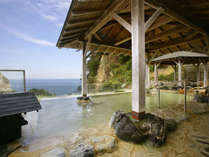 太平洋を見下ろす露天風呂　別館「大観の湯」。