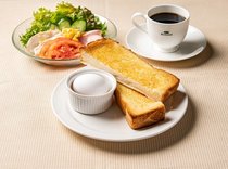選べる朝食一例（トースト＆ゆで卵）