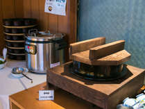 朝食のご飯は、「長崎産ひのひかり」の米を使用した釜戸炊きご飯。