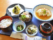 織田豆腐の揚げ出し御膳大豆にこだわった織田豆腐と季節の天ぷらをお楽しみ下さい♪