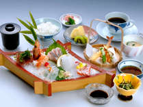 *【お刺身御膳】その時期の旬なお刺身に天ぷらがついた贅沢な定食です♪