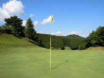 ゴルフ施設が近くに沢山あります。富士屋ホテル仙石ゴルフコースまで車で5分！