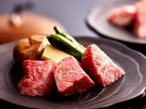 ステーキ/肉質の柔らかさ、陶板焼きですので旨味がぎゅうーと凝縮！