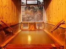 ≪貸切家族風呂≫大人気の貸切家族風呂。もちろん『黄金の湯』源泉掛け流し。