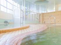 【大浴場】カルルス温泉は心と身体にやさしく、肌にやわらかい温泉と評判です。