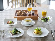 洋朝食：宜野座の美しい自然とともにお楽しみください
