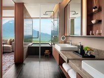 解放感のある洗面スペースにはすべてのお部屋に２つシンクが二つずつございます。