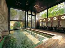 十和田湖畔の温泉。湯上りはスベスベになれるかも！？２４時間いつでも利用できるのが嬉しい！