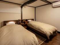・「1階寝室」和の趣が漂う静かな寝室