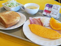 洋朝食イメージ、トースト・卵料理・サラダ・スープ付き、ドリンクフリー