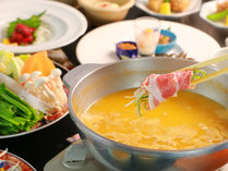 湯元小林・自慢の水炊きを是非ご賞味ください♪7時間煮込んだスープは絶品です♪【博多水炊き】