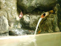 浸かればすぐにわかる、肌に染み込むような湯触りが魅力の梅ヶ島温泉