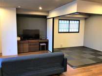 琉球畳の空間は間仕切りで個室にできます。