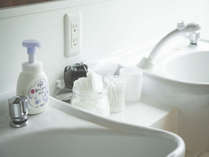洗面スペースにはアメニティ各種ご用意しています。