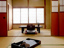【客室例/東山】京都の祇園のお茶屋をイメージしたお部屋です。
