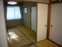 ２階は落ち着いた和室もあります。