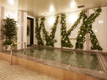 【大浴場】内湯は天然温泉をお愉しみ頂けます。