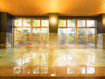 【とどろきの湯　内湯】38℃と温度がぬるめですので、ゆっくり長めに浸かるのがおススメの入浴方法です