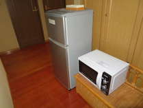 共同利用の冷蔵庫と電子レンジ