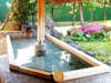 *【温泉】露天風呂では、緑まぶしい新緑から雪景色まで四季の風情が楽しめます。