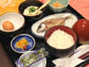 【朝食一例】旅館ならではの和定食。中でも「自家製豆腐」が好評です