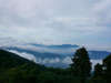 *【雲海と周りの山々】延岡市内を幻想的に雲海が覆います