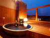 ［光琳の館］露天風呂付客室（407号室）・信楽焼タイプの露天風呂。