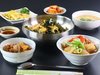夕食全体　韓国の家庭料理をお楽しみください